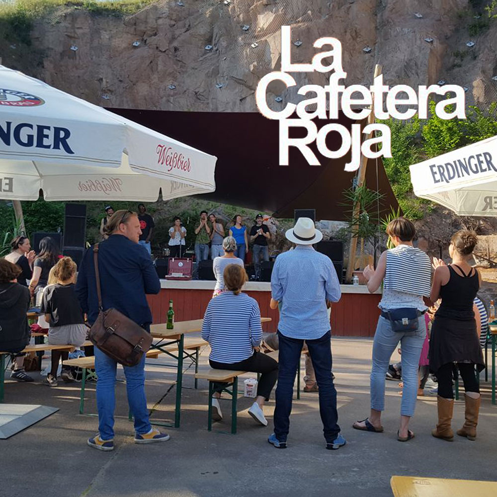 La Cafetera Roja im Sommer 2017 auf der Felsenbühne im Saalekiez